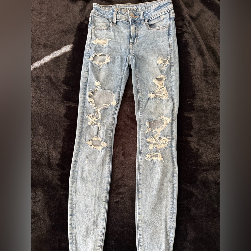 American Eagle Outfitters Light Blue Distressed Skinny Jeans